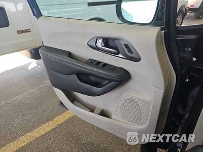 2024 Chrysler Pacifica Touring L 121.6" WB - zdjęcie 9 z 31 - miniatura