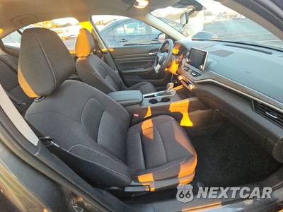 2025 Nissan Altima SV - zdjęcie 8 z 22 - miniatura
