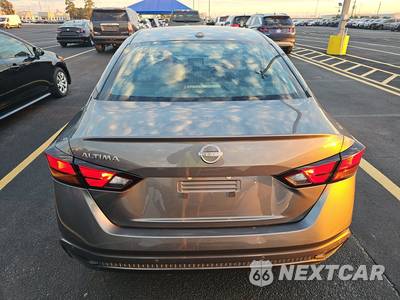 2025 Nissan Altima SV - zdjęcie 5 z 22 - miniatura
