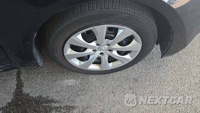 2025 Toyota Corolla LE Sedan - zdjęcie 23 z 34 - miniatura