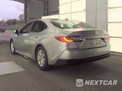 2025 Toyota Camry LE - zdjęcie 6 z 30 - miniatura
