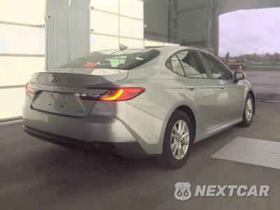2025 Toyota Camry LE - zdjęcie 4 z 30 - miniatura