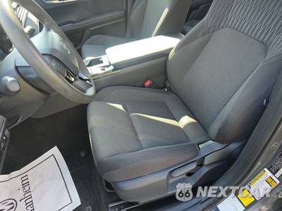 2025 Toyota Camry LE - zdjęcie 7 z 19 - miniatura
