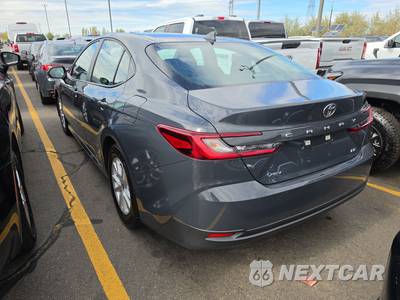 2026 Toyota Camry LE - zdjęcie 6 z 34 - miniatura