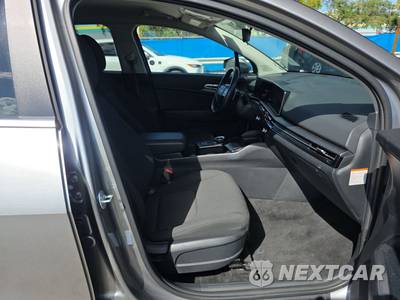 2026 Kia Sportage Hybrid LX - zdjęcie 8 z 22 - miniatura