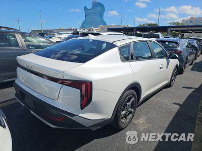 2025 Kia K4 LXS - zdjęcie 4 z 23 - miniatura