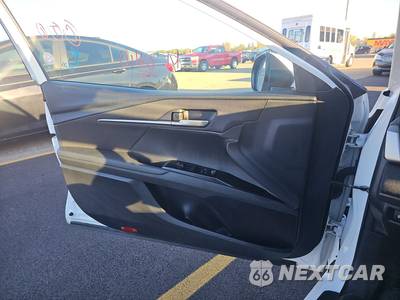 2025 Toyota Camry LE - zdjęcie 9 z 28 - miniatura
