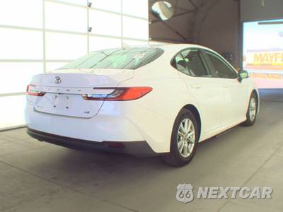 2025 Toyota Camry LE - zdjęcie 4 z 28 - miniatura