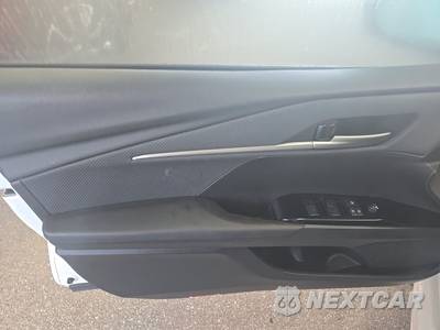 2025 Toyota Camry SE - zdjęcie 9 z 36 - miniatura