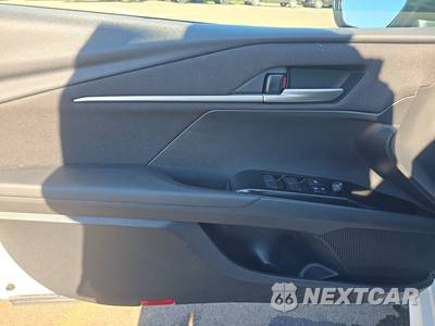 2025 Toyota Camry LE - zdjęcie 9 z 28 - miniatura