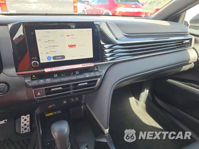 2026 Toyota Camry SE - zdjęcie 11 z 24 - miniatura