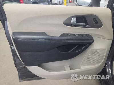 2021 Chrysler Pacifica Touring L 121.6" WB - zdjęcie 9 z 35 - miniatura