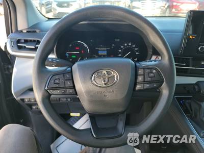 2025 Toyota Sienna LE 8-Passenger 120.5" WB - zdjęcie 10 z 37 - miniatura