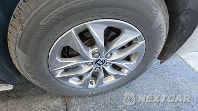 2025 Toyota Sienna LE 8-Passenger 120.5" WB - zdjęcie 28 z 37 - miniatura