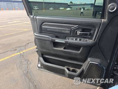 2023 Ram 3500 Limited Crew Cab Long Bed DRW - zdjęcie 9 z 29 - miniatura