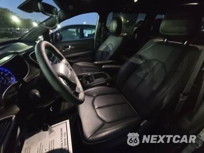 2026 Chrysler Pacifica Select 121.6" WB - zdjęcie 7 z 23 - miniatura