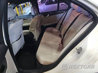 2012 Mercedes-Benz C 250 Sedan - zdjęcie 13 z 47 - miniatura