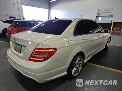 2012 Mercedes-Benz C 250 Sedan - zdjęcie 4 z 47 - miniatura