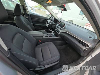 2026 Nissan Altima SV - zdjęcie 8 z 29 - miniatura