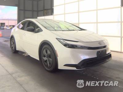 2026 Toyota Prius LE - zdjęcie 3 z 18 - miniatura