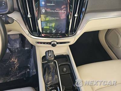 2020 Volvo S60 T6 Momentum - zdjęcie 11 z 35 - miniatura