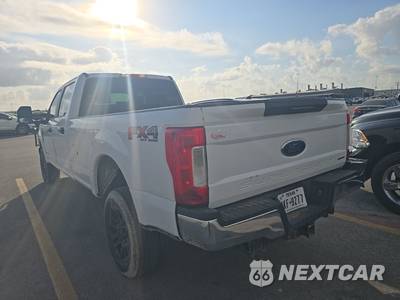 2017 Ford Super Duty F-250 XL Crew Cab Long Bed - zdjęcie 6 z 40 - miniatura