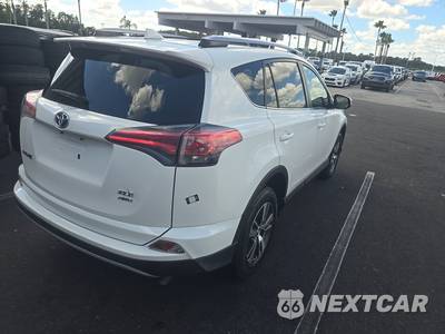 2017 Toyota RAV4 XLE - zdjęcie 4 z 23 - miniatura