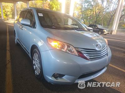 2015 Toyota Sienna LE 7-Passenger 119.3" WB - zdjęcie 3 z 36 - miniatura