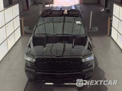 2025 Ram 1500 Tradesman Extended Cab Medium Bed - zdjęcie 2 z 31 - miniatura
