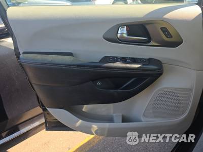 2022 Chrysler Pacifica Hybrid Touring L 121.6" WB - zdjęcie 9 z 37 - miniatura