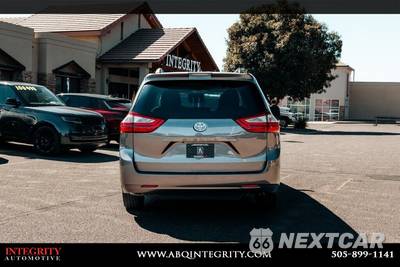 2018 Toyota Sienna LE 8-Passenger 119.3" WB - zdjęcie 6 z 50 - miniatura