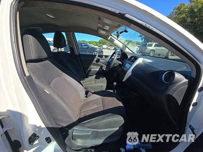 2019 Nissan Versa Sedan SV - zdjęcie 8 z 48 - miniatura