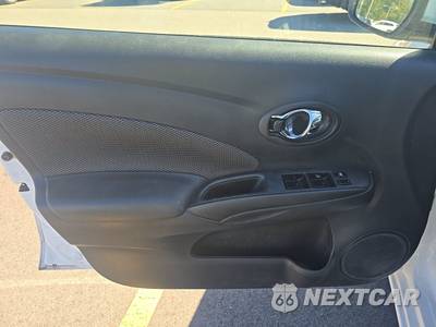2019 Nissan Versa Sedan SV - zdjęcie 9 z 48 - miniatura