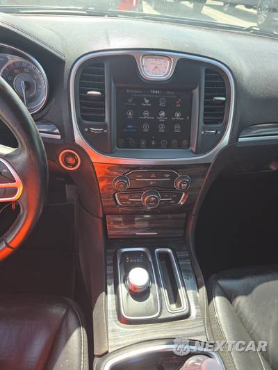 2017 Chrysler 300 Limited - zdjęcie 17 z 36 - miniatura