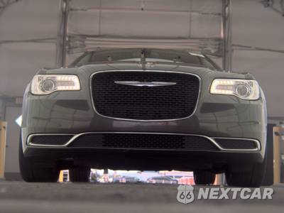 2017 Chrysler 300 Limited - zdjęcie 3 z 36 - miniatura