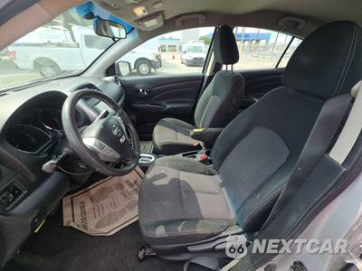 2019 Nissan Versa Sedan SV - zdjęcie 13 z 33 - miniatura