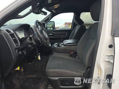 2025 Ram 2500 Big Horn Crew Cab Medium Bed - zdjęcie 7 z 48 - miniatura