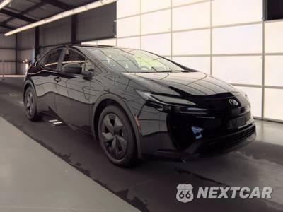 2026 Toyota Prius LE - zdjęcie 3 z 18 - miniatura