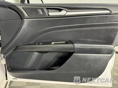 2017 Ford Fusion Titanium - zdjęcie 43 z 49 - miniatura