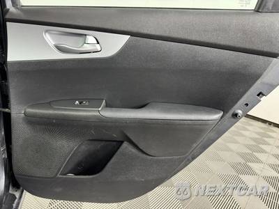 2023 Kia Forte LXS - zdjęcie 36 z 40 - miniatura