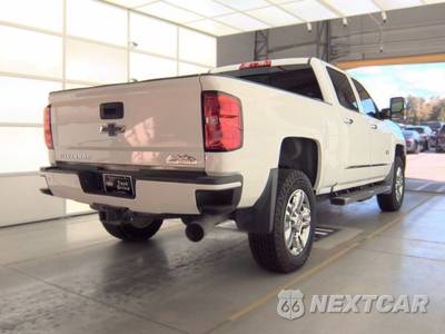 2017 Chevrolet Silverado 2500HD High Country Crew Cab Medium Bed 3LZ - zdjęcie 5 z 28 - miniatura