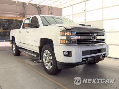 2017 Chevrolet Silverado 2500HD High Country Crew Cab Medium Bed 3LZ - zdjęcie 4 z 28 - miniatura