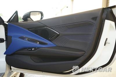 2027 Chevrolet Corvette ZR1X Convertible 3LZ - zdjęcie 11 z 19 - miniatura