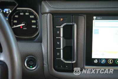 2021 GMC Yukon Denali 5SA - zdjęcie 11 z 32 - miniatura