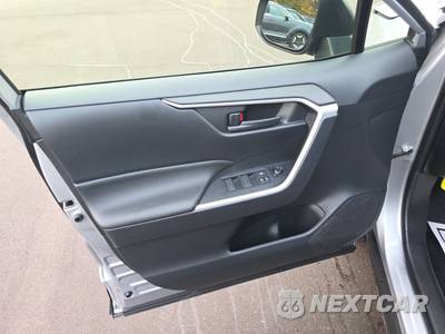 2025 Toyota RAV4 Hybrid LE - zdjęcie 9 z 28 - miniatura