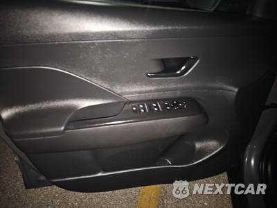 2025 Hyundai Kona SEL - zdjęcie 9 z 18 - miniatura
