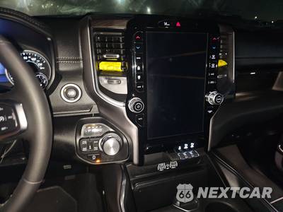 2026 Ram 1500 Laramie Crew Cab Short Bed - zdjęcie 11 z 18 - miniatura