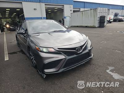 2023 Toyota Camry SE - zdjęcie 3 z 20 - miniatura