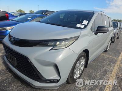 2023 Toyota Sienna XSE 7-Passenger