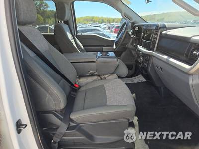 2025 Ford Super Duty F-250 XLT Crew Cab Medium Bed - zdjęcie 8 z 25 - miniatura